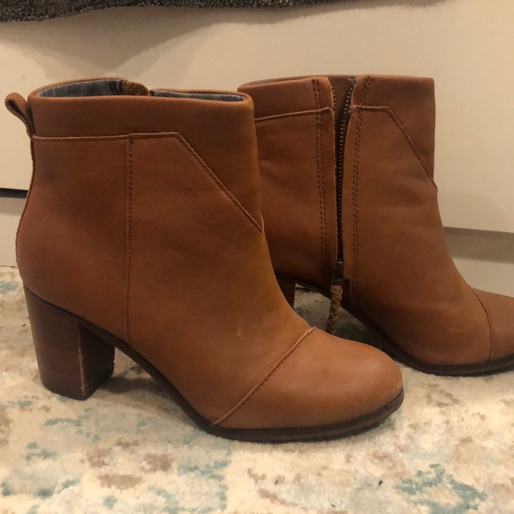 Tom’s Shoe Leather bootie